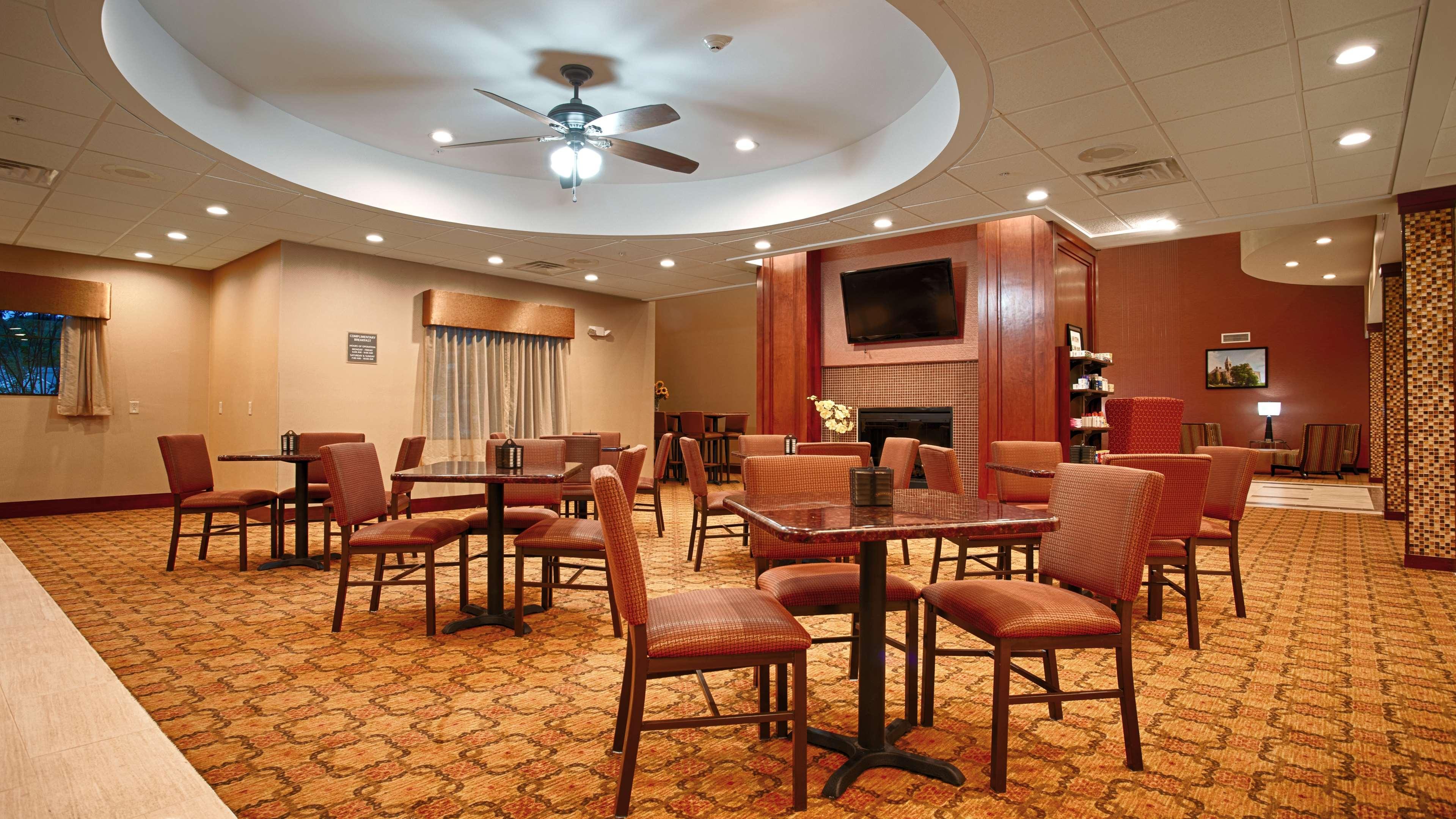 Best Western Plus Finger Lakes Inn & Suites Κόρτλαντ Εξωτερικό φωτογραφία