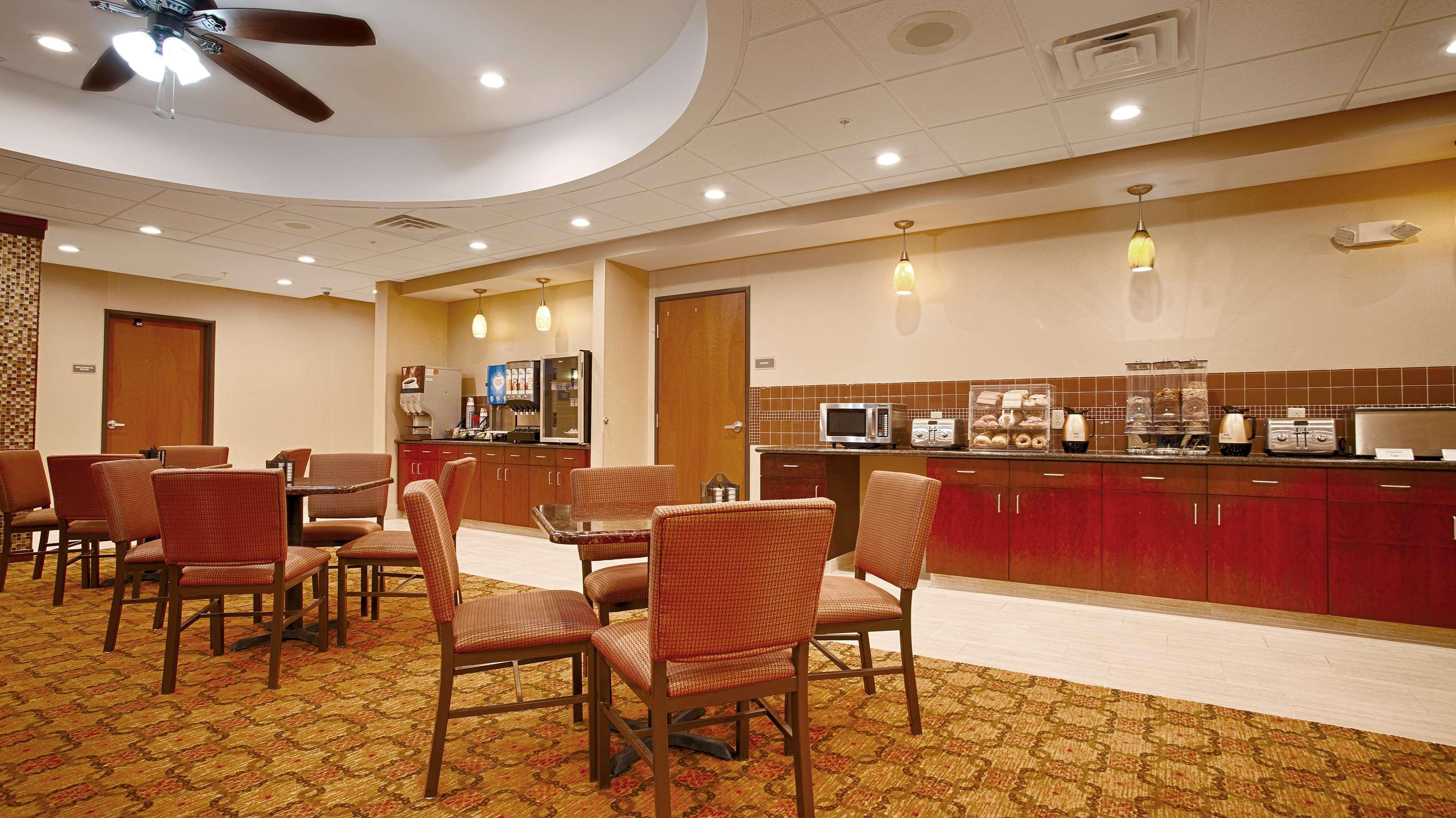 Best Western Plus Finger Lakes Inn & Suites Κόρτλαντ Εξωτερικό φωτογραφία