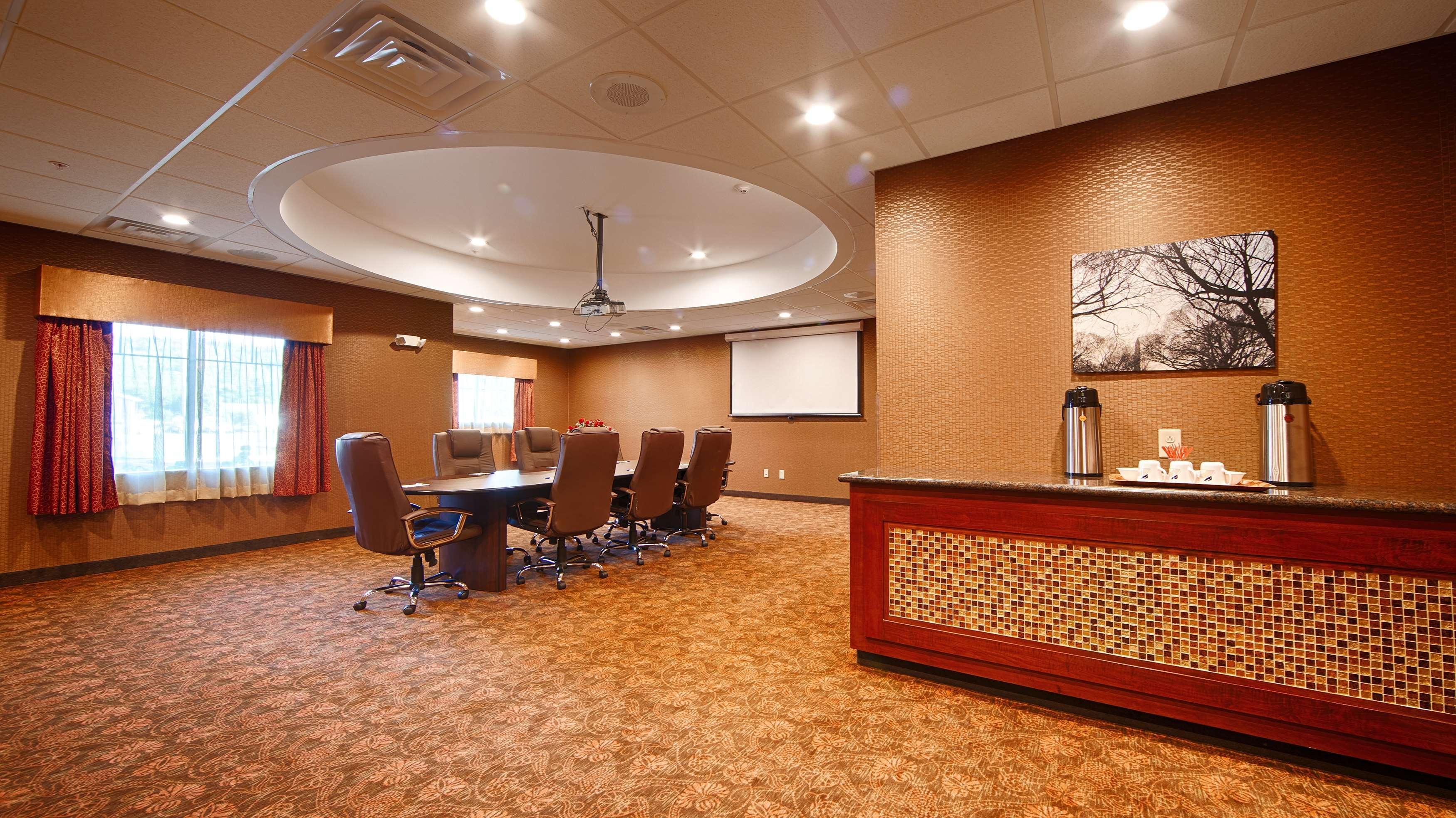 Best Western Plus Finger Lakes Inn & Suites Κόρτλαντ Εξωτερικό φωτογραφία