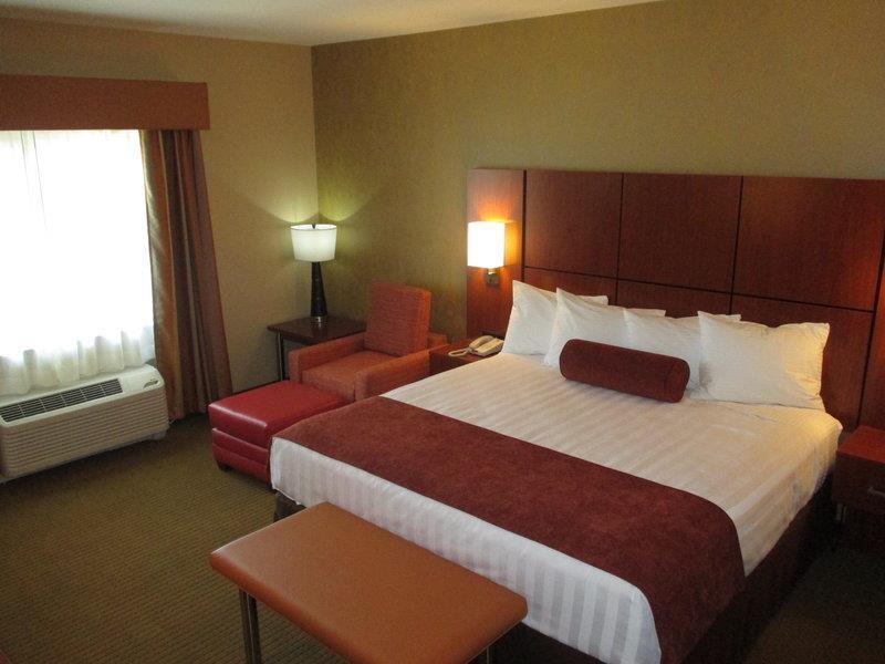 Best Western Plus Finger Lakes Inn & Suites Κόρτλαντ Δωμάτιο φωτογραφία
